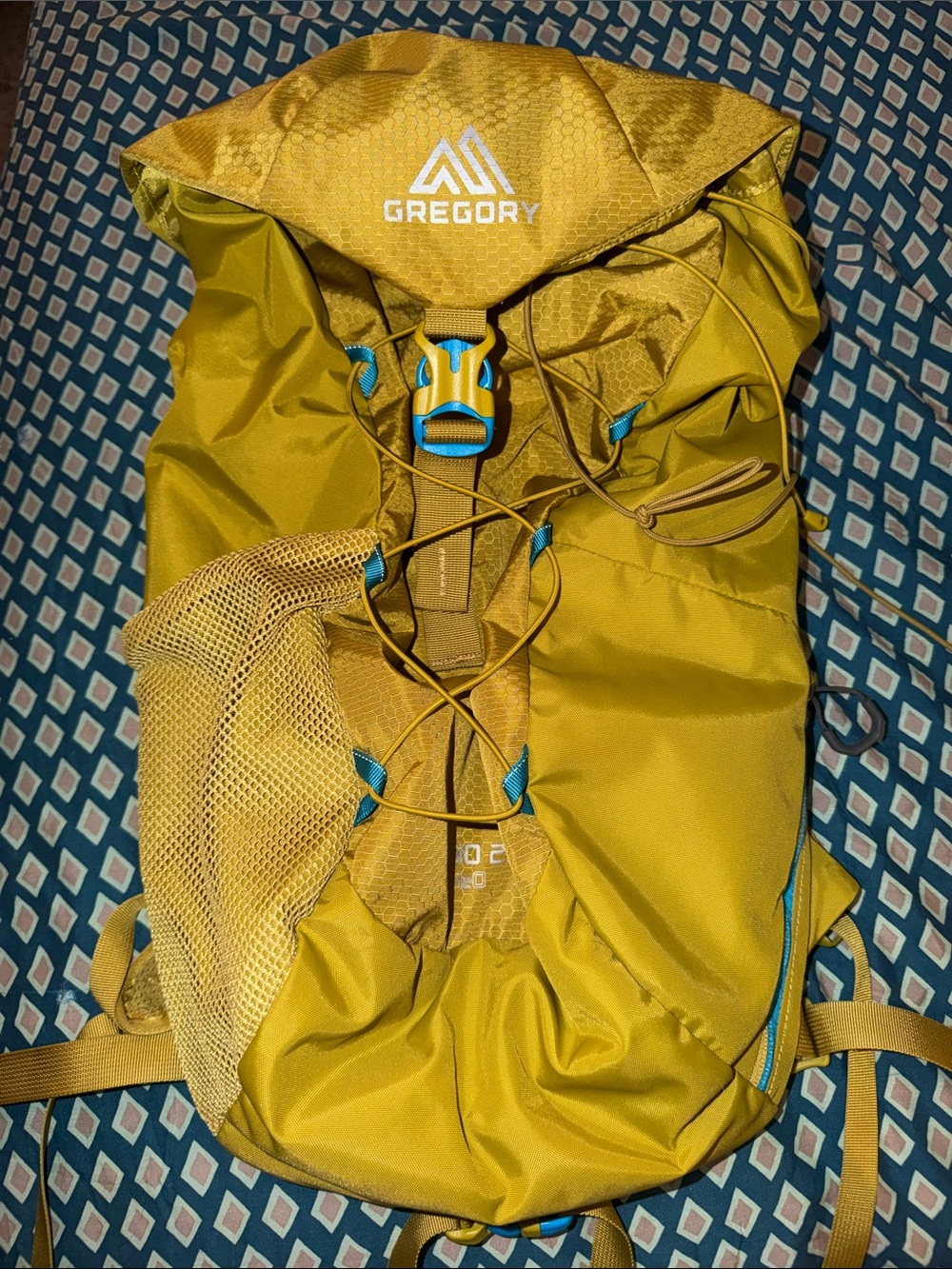Gregory NANO 22 Mustard Yellow Backpack w/Blue Accent pocket for CamelBak
